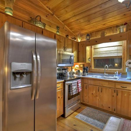 Hygge Haus Rustic Charm Cozy Beds And A Serene Location Ellijay Exteriör bild