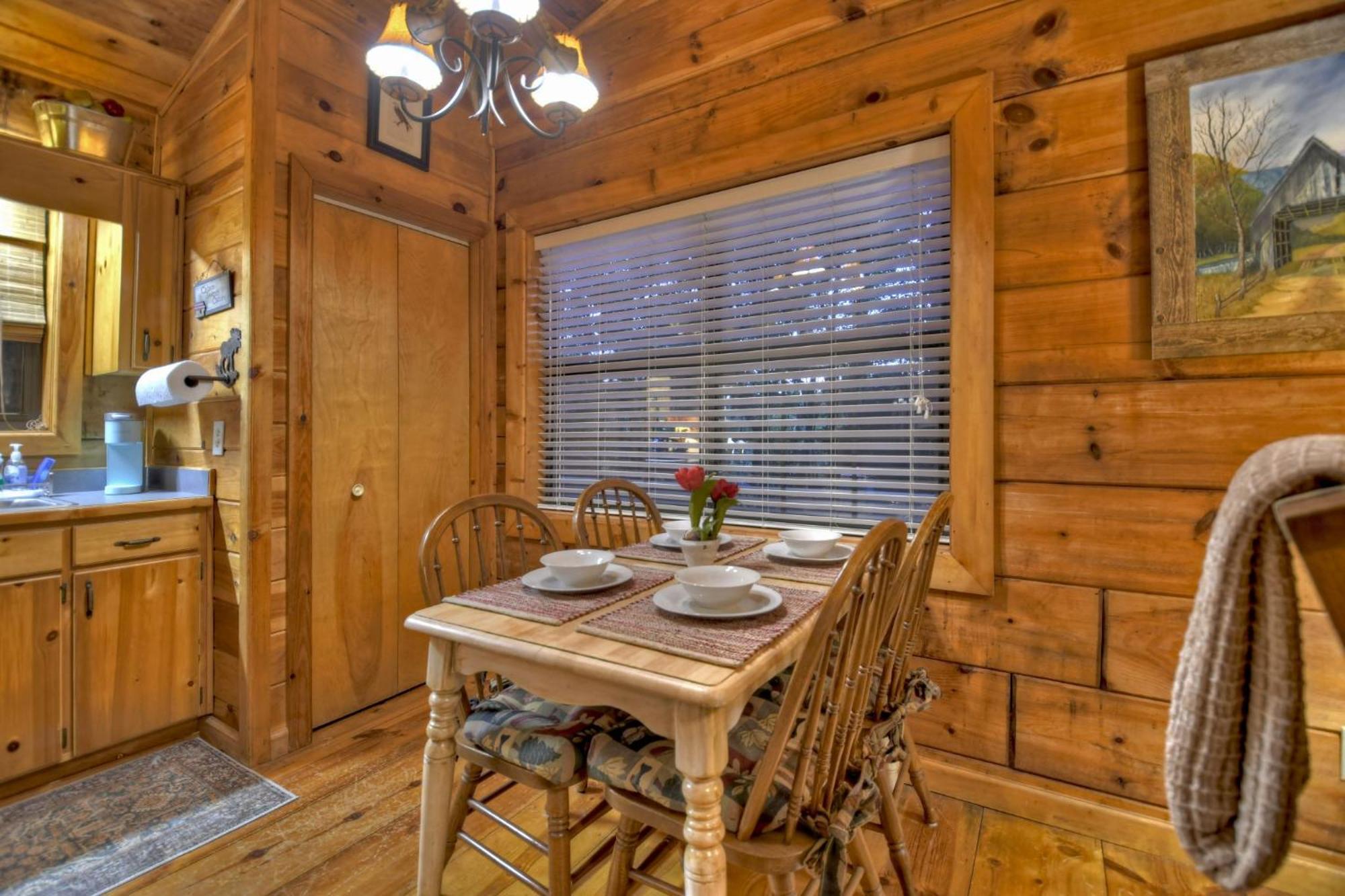 Hygge Haus Rustic Charm Cozy Beds And A Serene Location Ellijay Exteriör bild